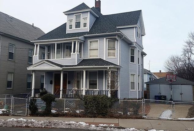 2nd image of 521 Connecticut Ave
