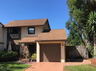 1080 Raintree Ln, Palm Beach Gardens, FL 33410