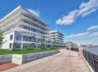 3 Somerset Ln Unit 615, Edgewater, NJ 07020