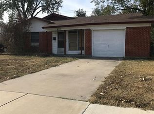 801 Royal Crest Dr, Mesquite, TX 75149