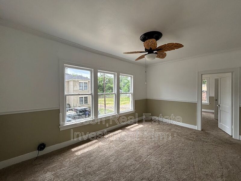 1st image of 320 E College St #A