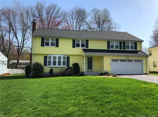 53 Iroquois Rd, West Hartford, CT 06117