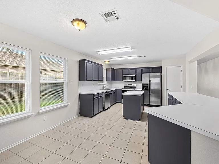1005 Judy Ln — Photo 21
