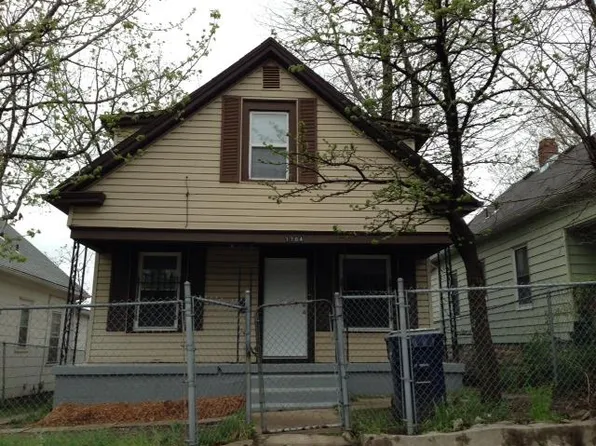 1704 E 40th St, Kansas City, MO 64110
