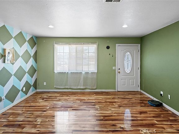 3rd image of 1505 Sunrise Rd