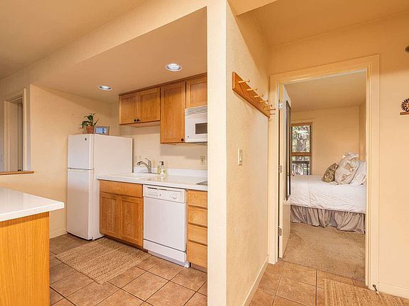 4th image of 18575 SW Century Dr #522