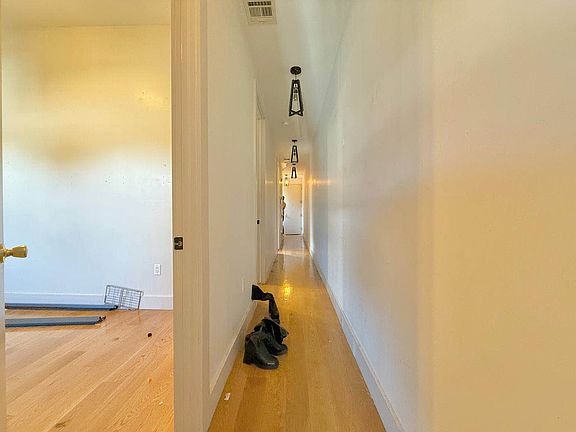3rd image of 273 Halsey St APT 4