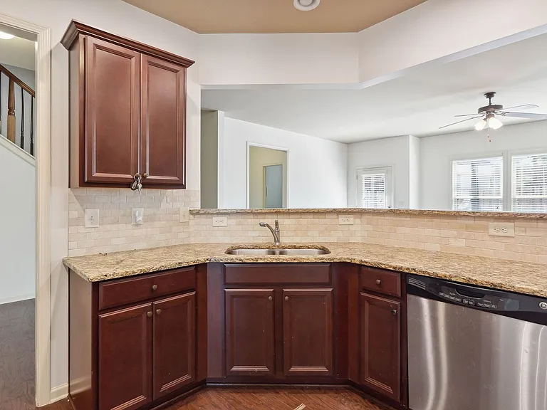 655 Township Cir — Photo 8