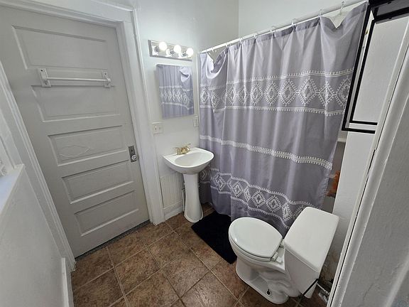 5th image of 509 Isabella St
