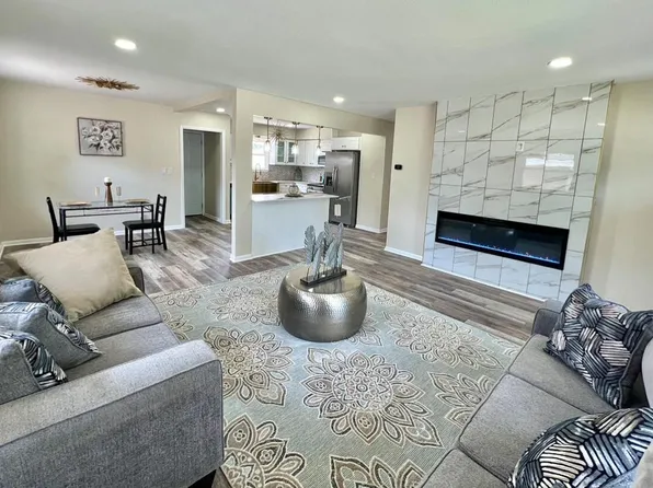 8209 West Potomac AVENUE, Milwaukee, WI 53218