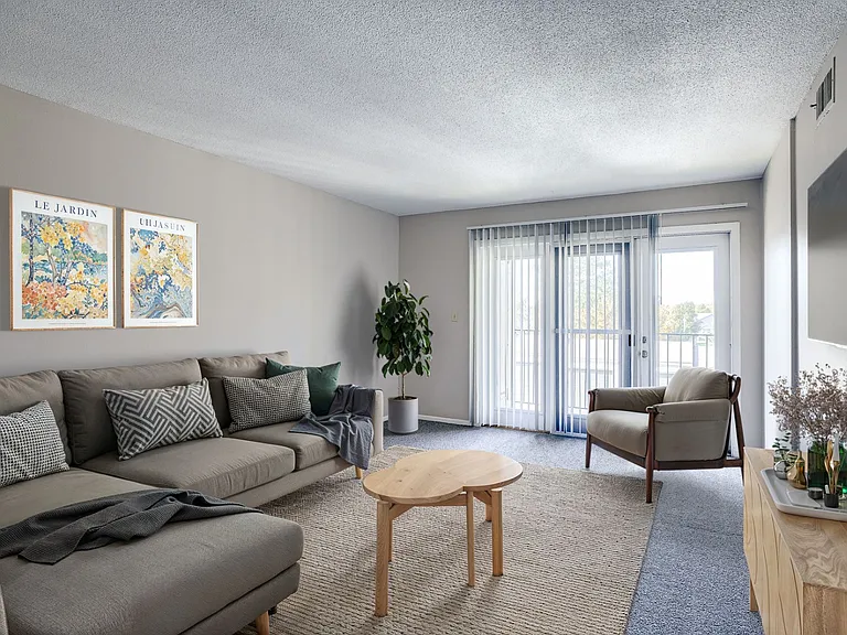 Three Bedroom (Remodel) - 3 Bed / 1.5 Bath - 1,094 Sq.Ft.