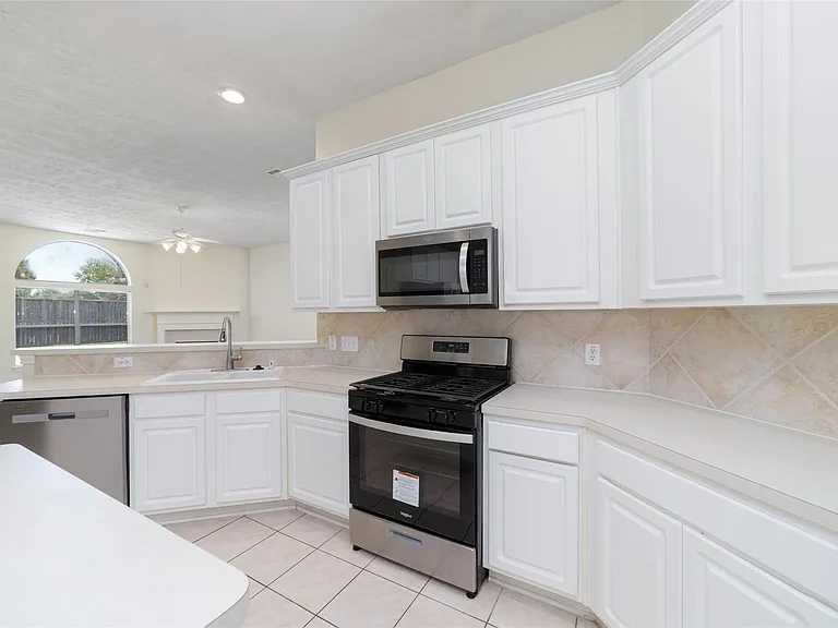 10603 White Bridge Ln — Photo 11