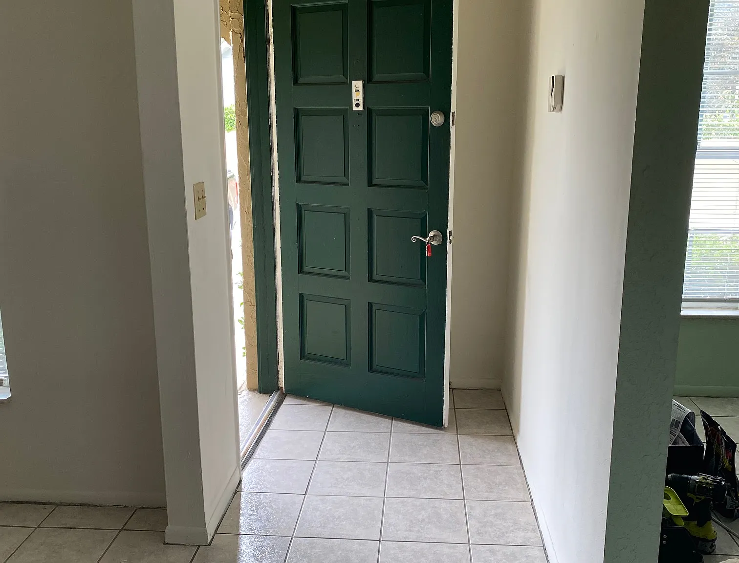 2 bed, 1271 sqft, $1,600 — Photo 2