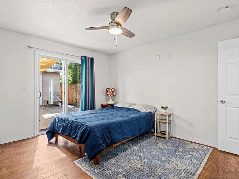 1576 S Grant Ave — Photo 9