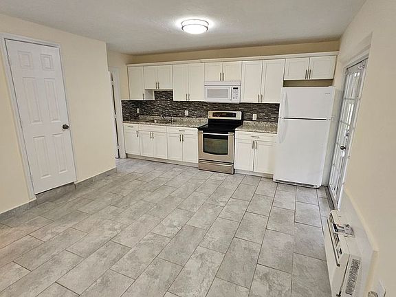 2nd image of 2760 SW 2nd St #D