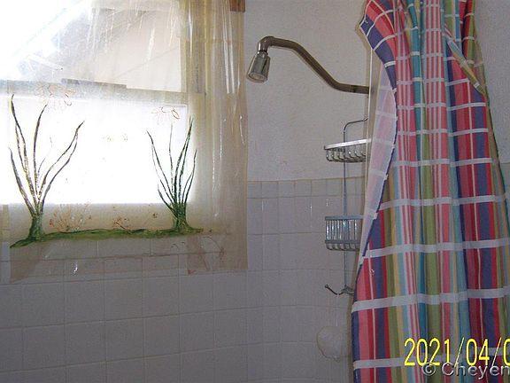 4th image of 312 Clover Ave