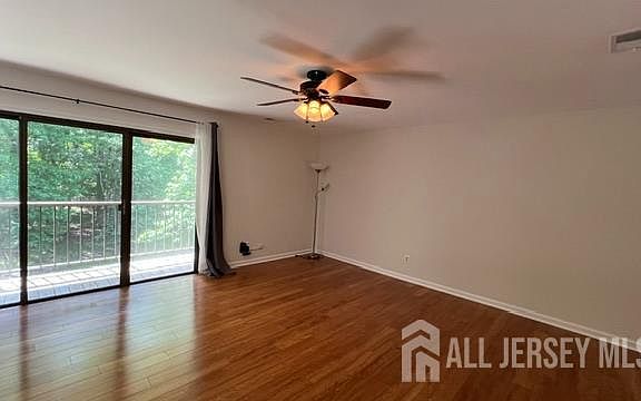 4th image of 140 Wyndham Pl