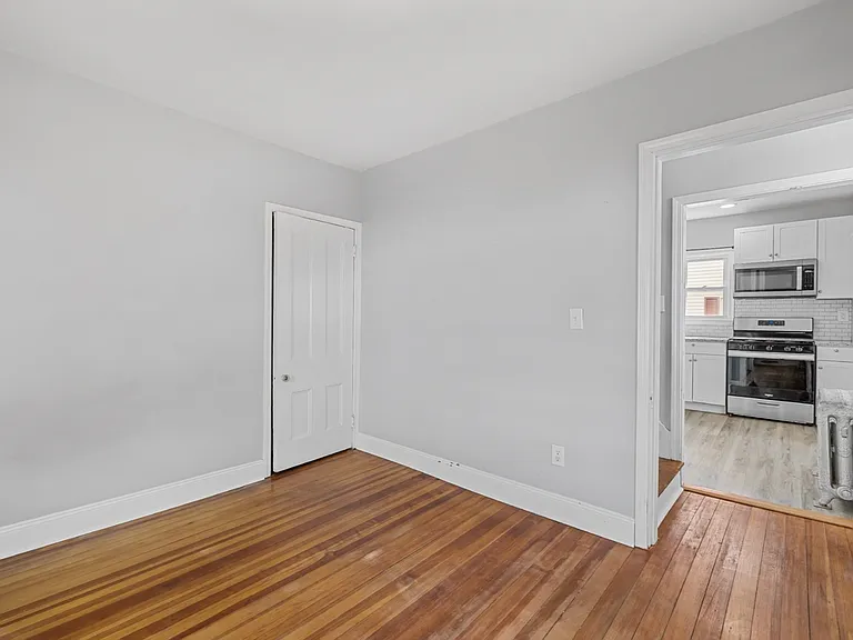 117 Gorham St — Photo 12