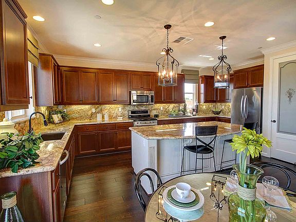 5th image of 1025 Carlisle Ct