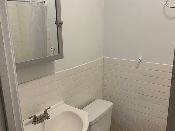 5th image of 1275 N Pearl St #B11