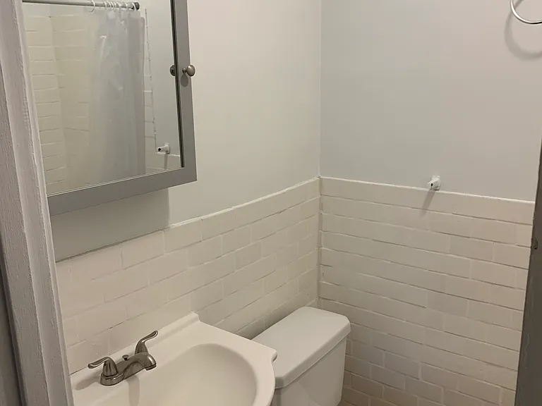 1275 N Pearl St #B11 — Photo 5
