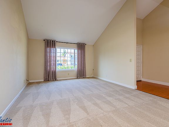 3rd image of 4544 Hampshire Pl