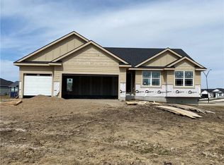2417 Caroline Ct SW, Altoona, IA 50009