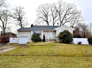 1320 Illinois Ave, Bay Shore, NY 11706