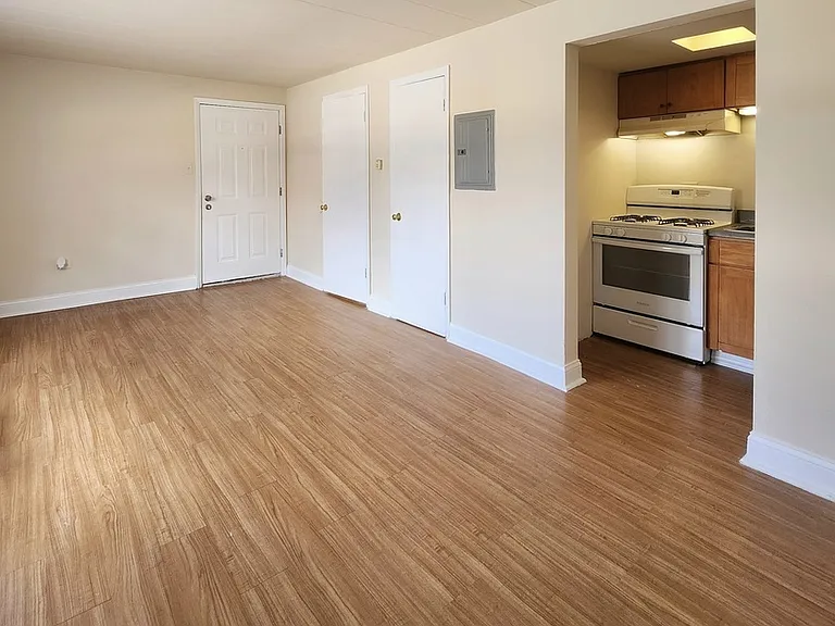 5741 W 35th St #1F — Photo 3