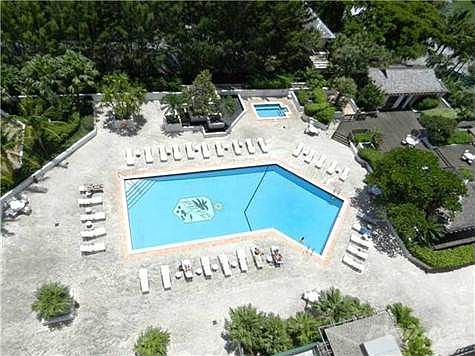 2nd image of 780 NE 69th St APT 1103