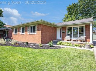 29843 Norma Dr, Warren, MI 48093