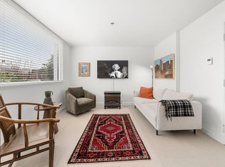 460 14th St #101A, West Vancouver, BC