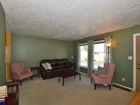 2nd image of 3822 E Montgomery Ave
