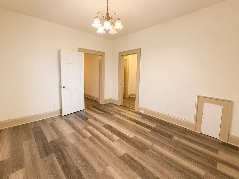 1009 Jackson Ave #1 — Photo 4