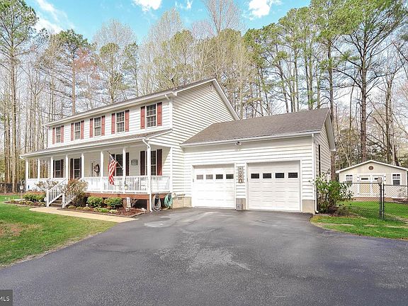 3rd image of 45980 Fairfax Ln