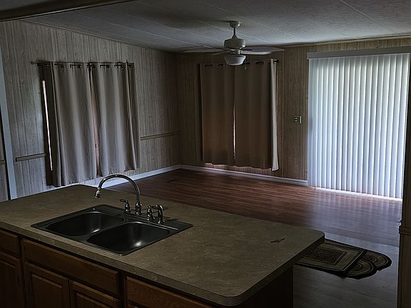 5th image of 104 51st Avenue Dr W