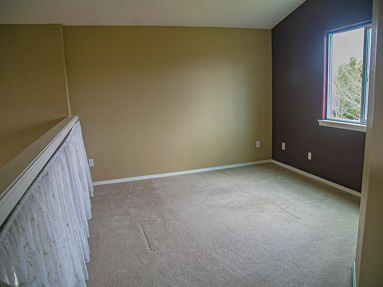 508 SE 169th Ave — Photo 2