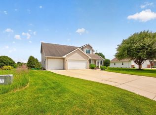 465 Winding Waters Way, De Pere, WI 54115
