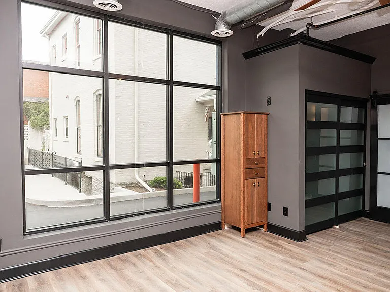 275 S Limestone St #150 — Photo 35