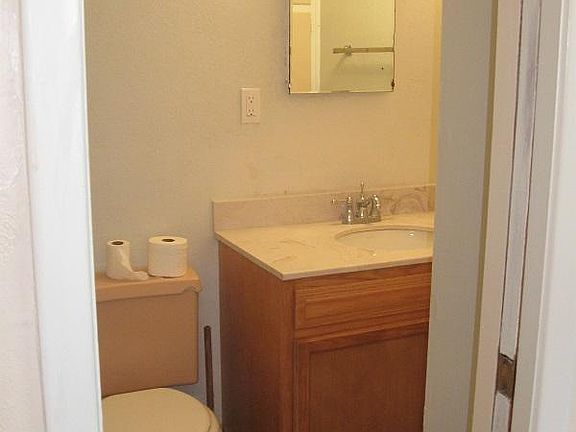 5th image of 2800 N Prince St APT 7