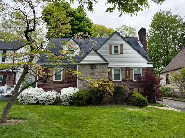 261 Elm Ave, Teaneck, NJ 07666