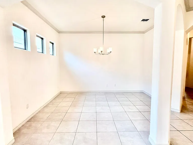5401 Lamont Ave — Photo 10