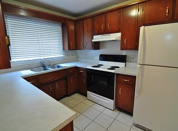 5th image of 1077 Biltmore Pl