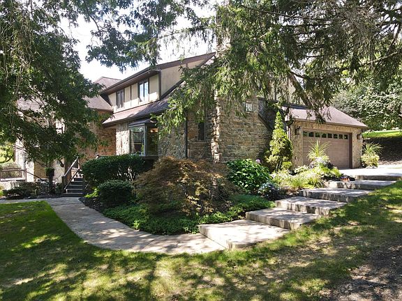 4th image of 357 Hunter Park
