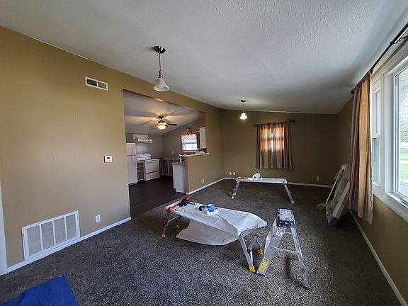3rd image of 2723 W 4th St