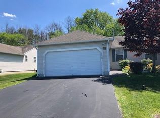 120 Braintree Dr, Liverpool, NY 13088