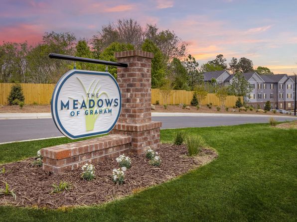 926 E Gilbreath St #202, Graham, NC 27253