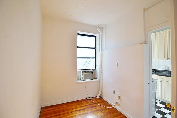 Rented by Julianna Realty Corp | media 9