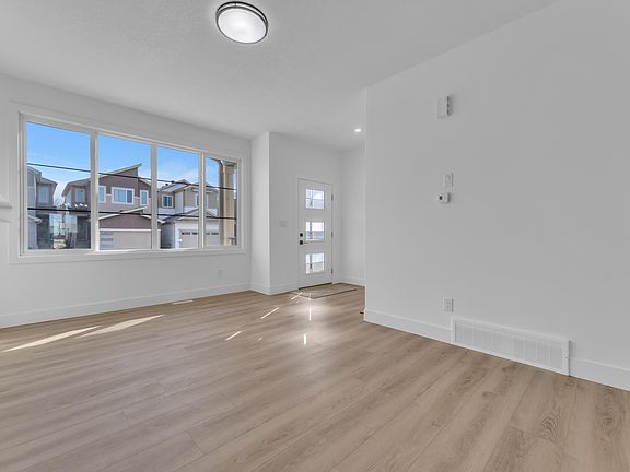 5th image of 285 Munn Way