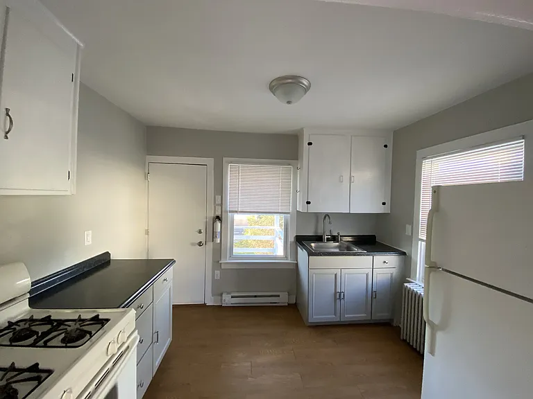 241 York St #6 — Photo 3